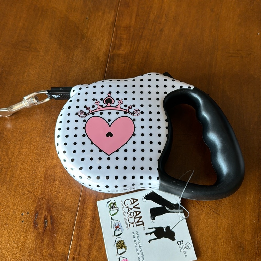 Avant Garde Retractable Leash